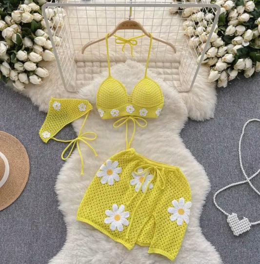 Fun in the sun🌞 Daisy Handmade crochet skirt set with beanie.