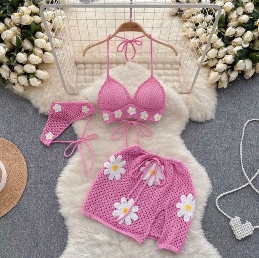 Fun in the sun🌞 Daisy Handmade crochet skirt set with beanie.